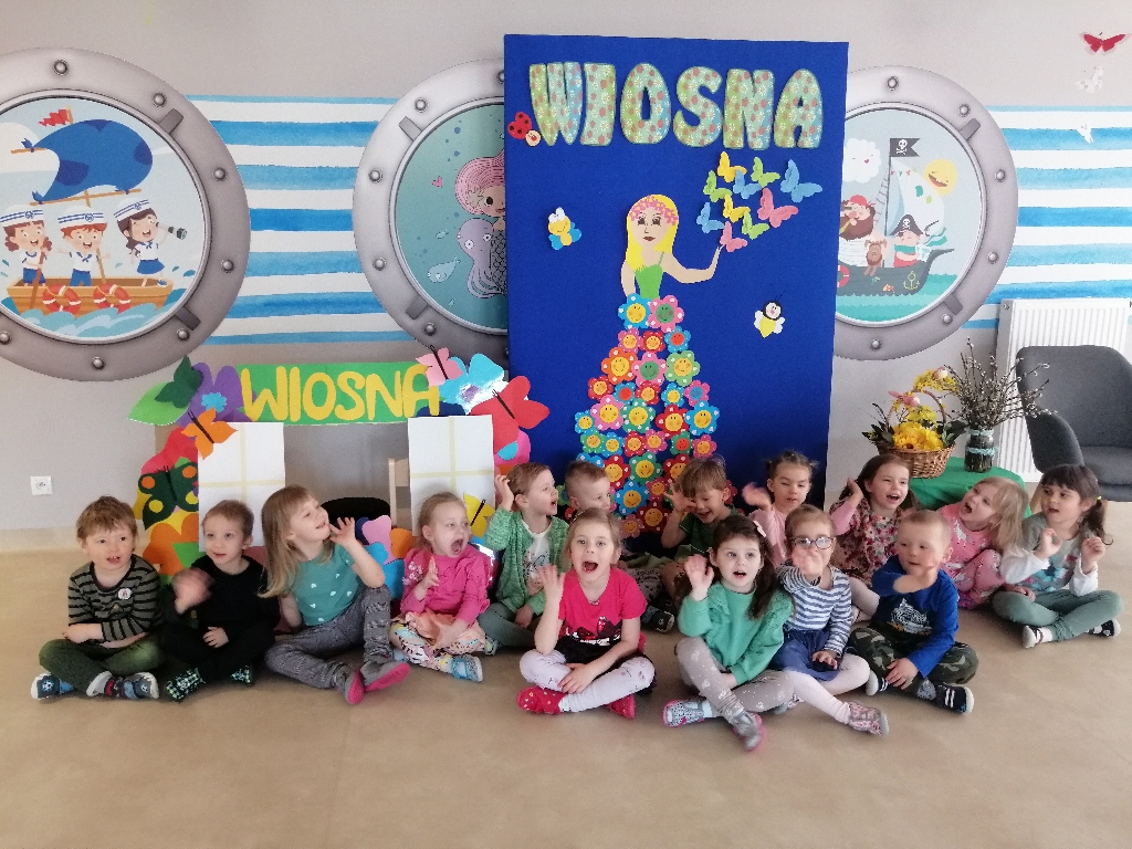 Bursztynki poznają wiosenne kwiaty