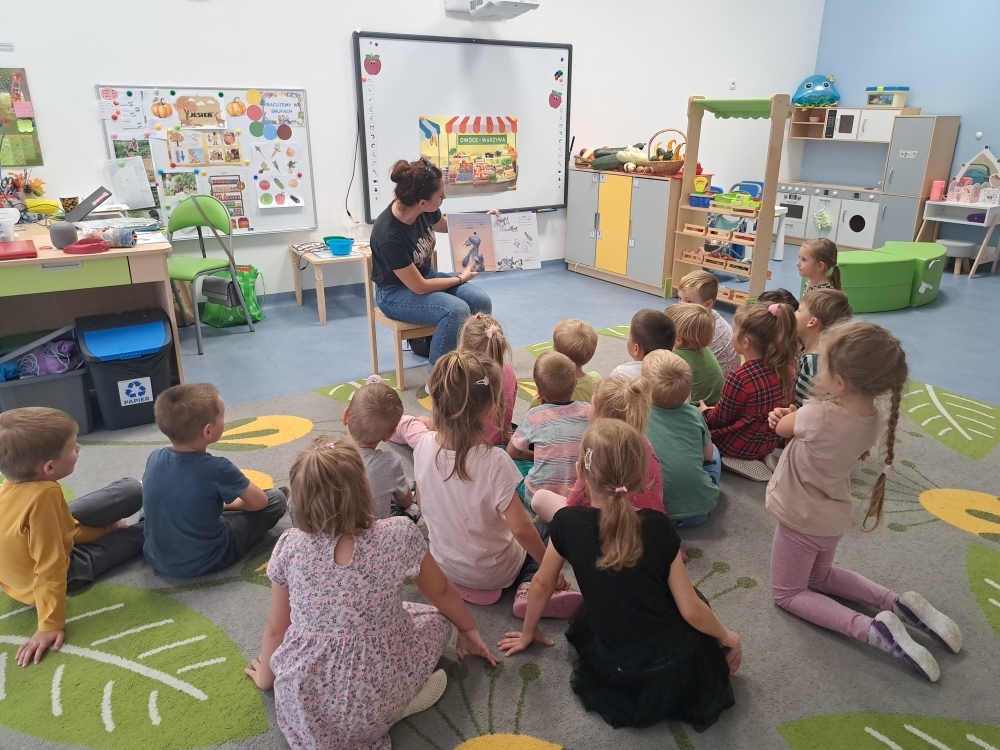 Owoce i warzywa każdy z nas spożywa! - gr. Meduzy