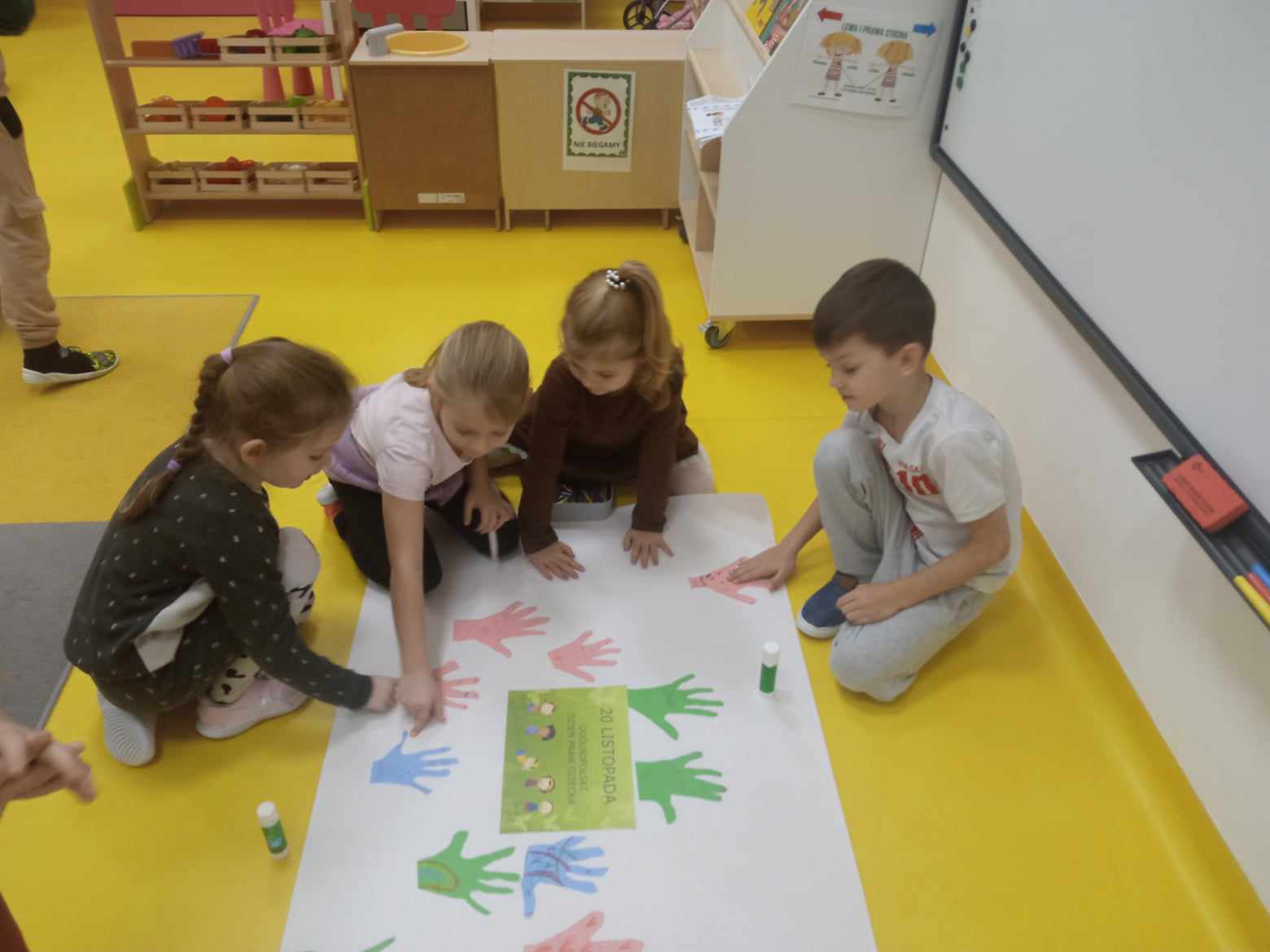 Neonki poznają Prawa Dziecka i Polskę