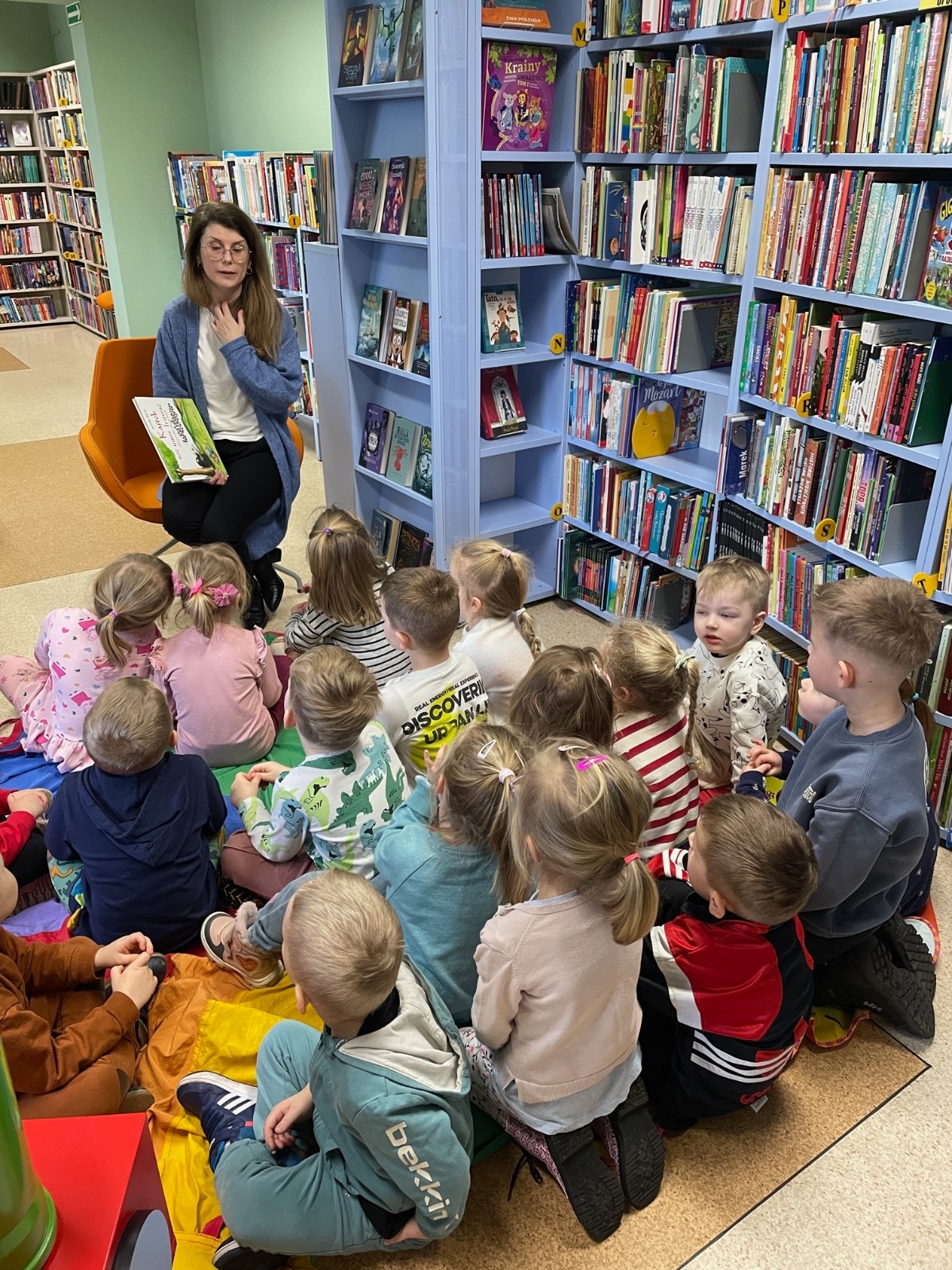 Muszelki w bibliotece dziecięcej